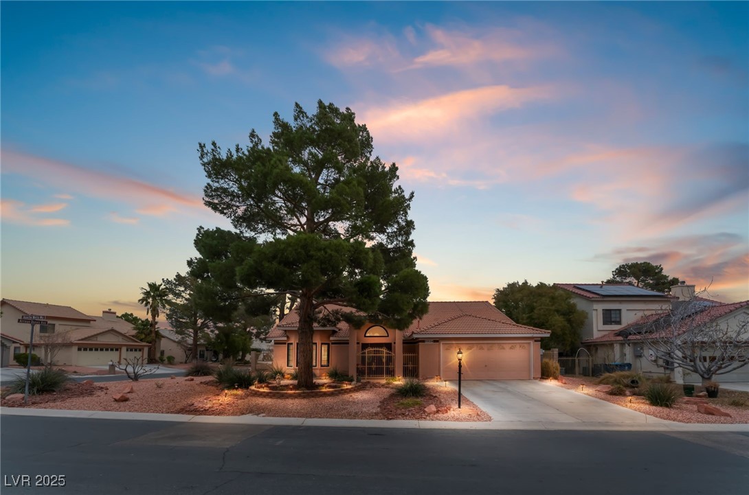 5528 Apache Wells Way Property Photo