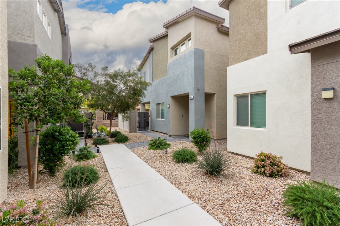 7457 Onyx Star Street Property Photo 2