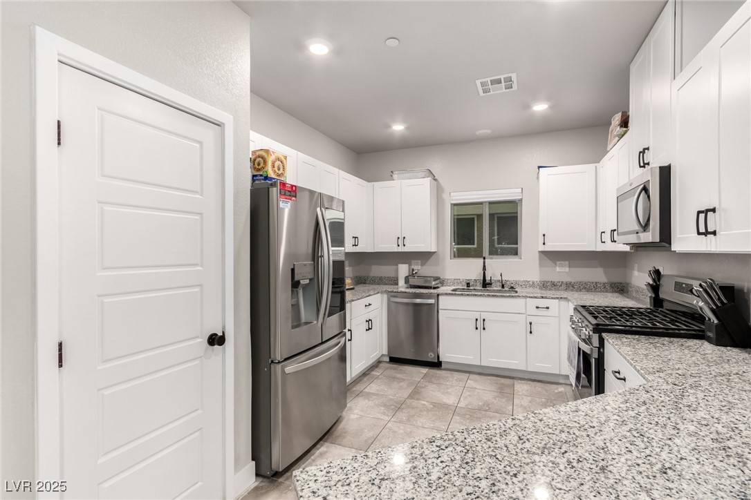 7457 Onyx Star Street Property Photo 3
