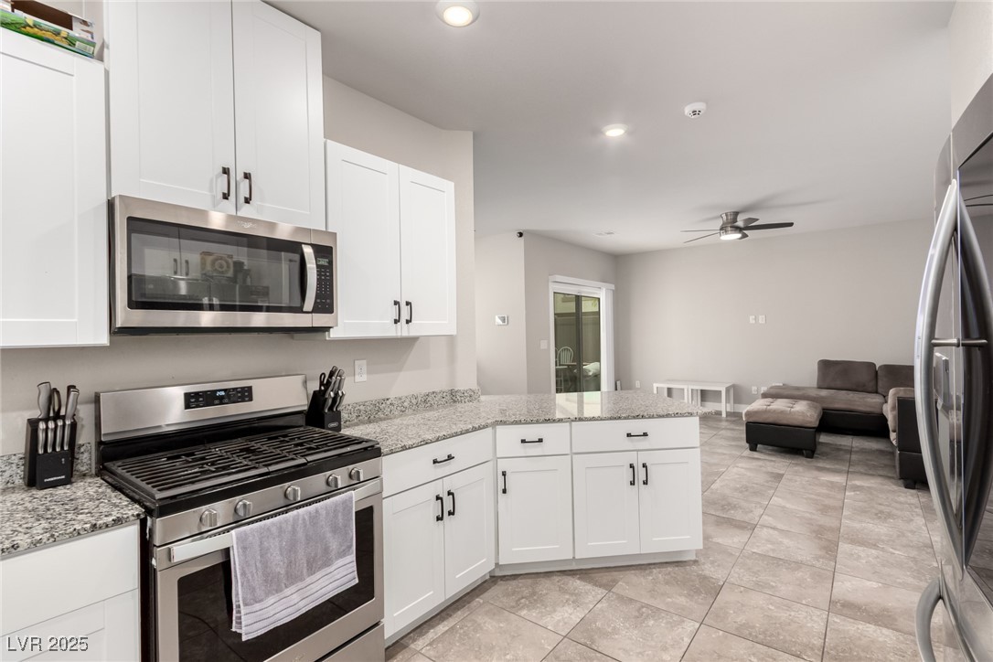 7457 Onyx Star Street Property Photo 5