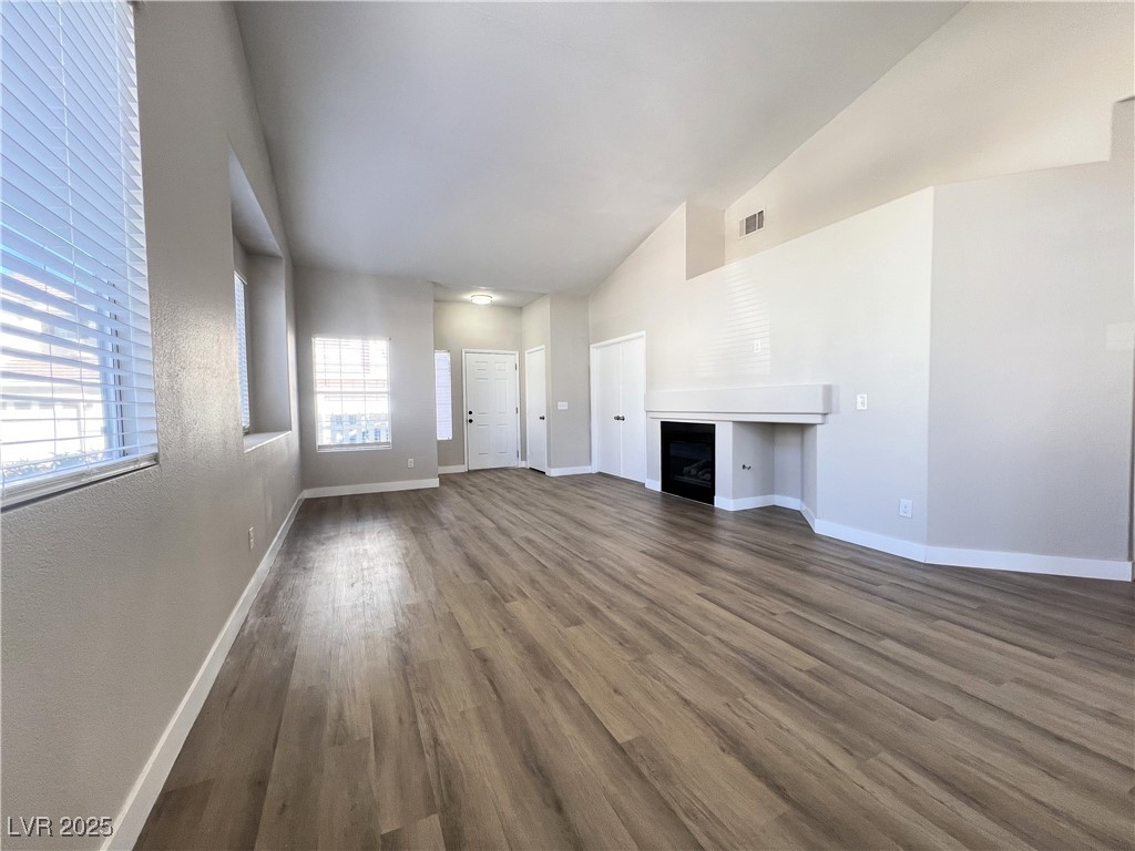 5263 Shasta Lake Way Property Photo 3