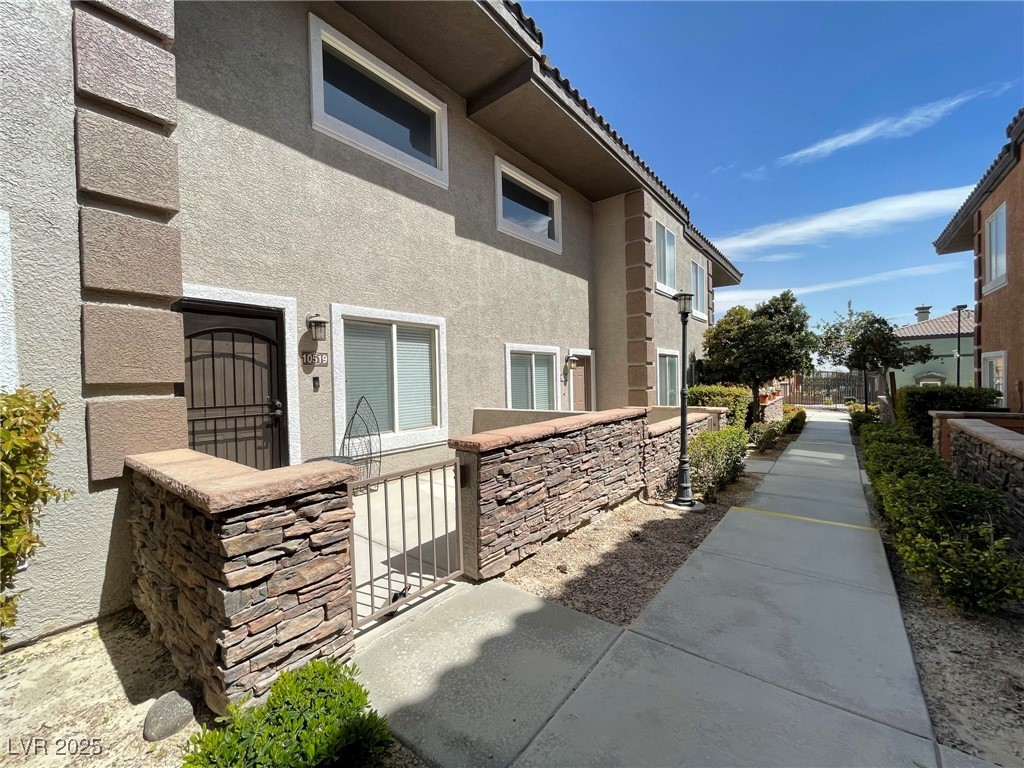 10519 Hedge View Avenue Property Photo
