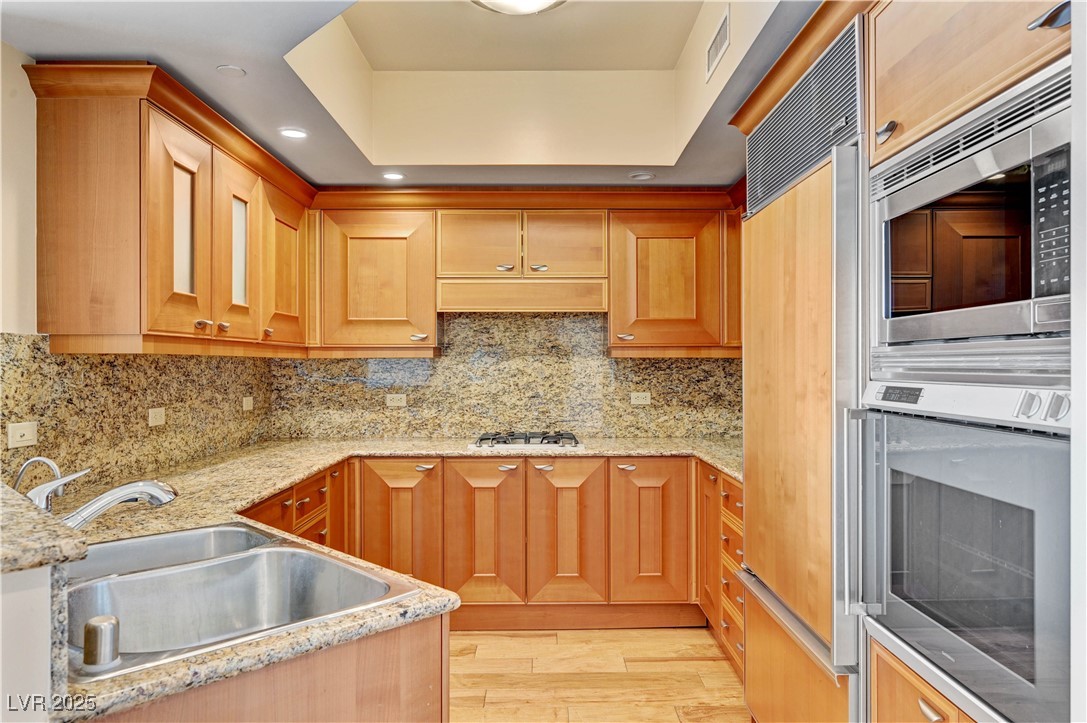 2777 Paradise Road 607 Property Photo 12