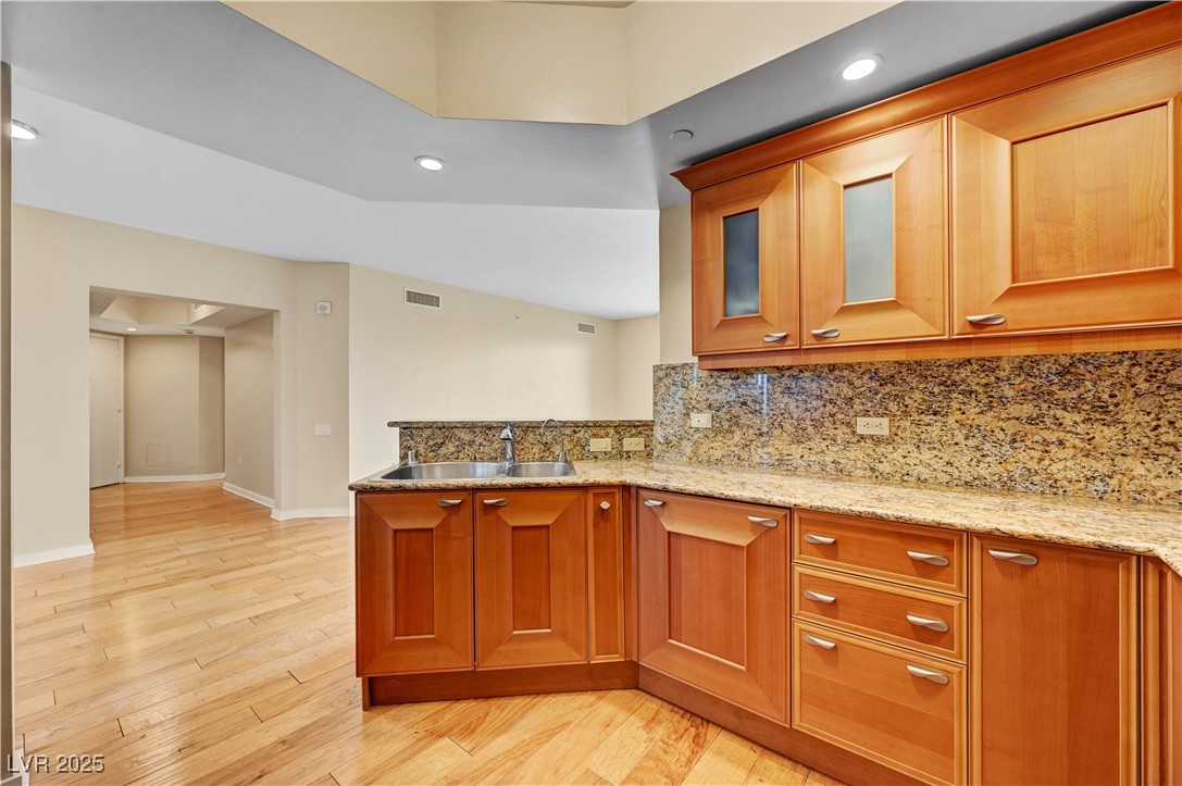 2777 Paradise Road 607 Property Photo 14