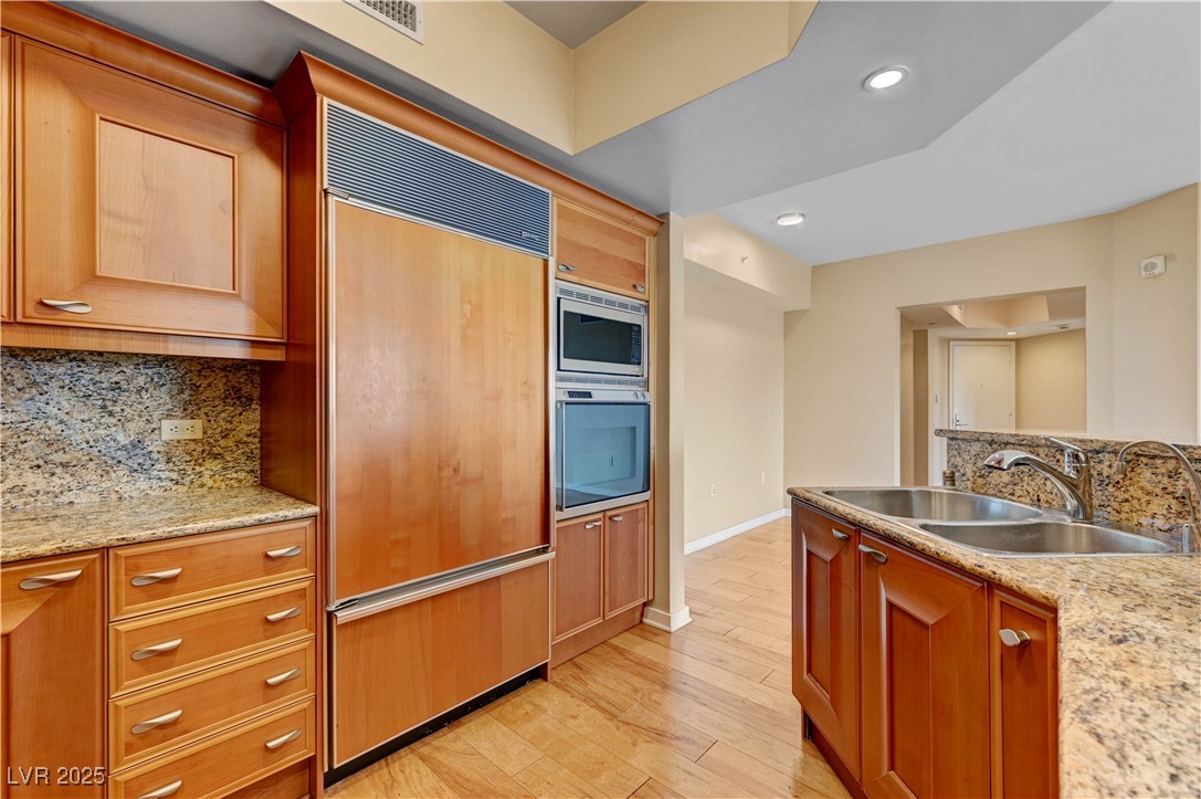2777 Paradise Road 607 Property Photo 15