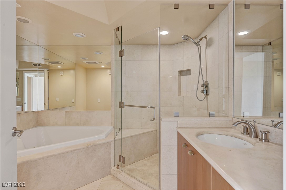 2777 Paradise Road 607 Property Photo 25