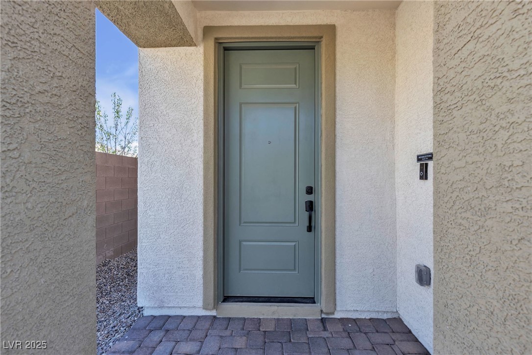 10122 Mystic Falls Drive Property Photo 4