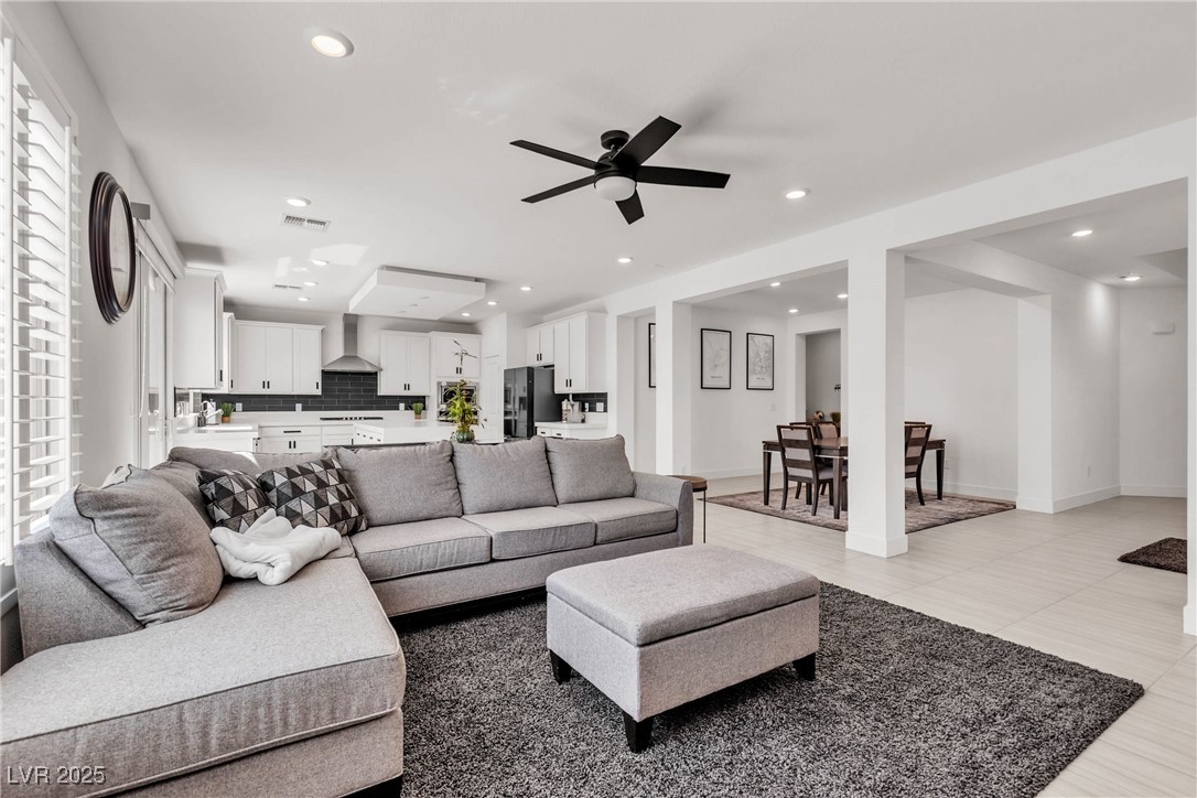 10122 Mystic Falls Drive Property Photo 10