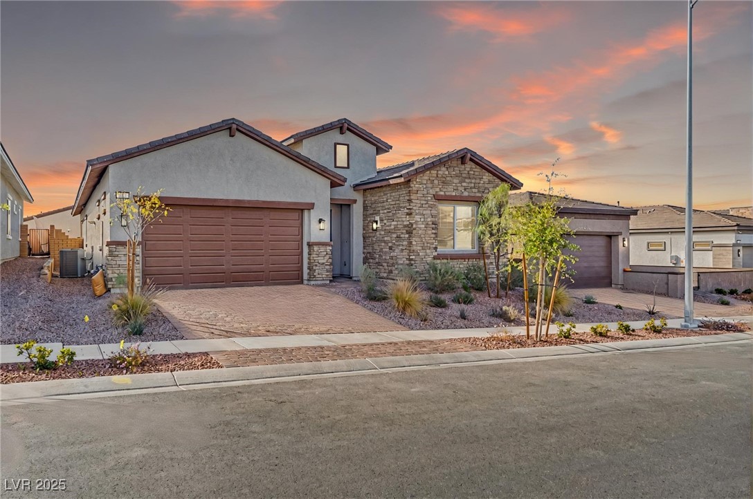 827 Klamath Springs Street Property Photo