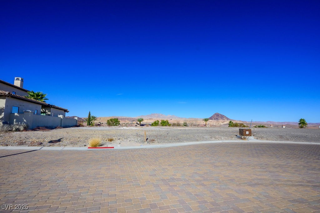 8 Carmenere Court Property Photo 9