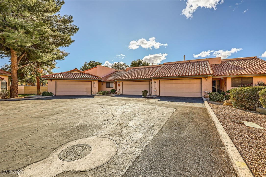 2611 Laguna Shores Lane Property Photo 4