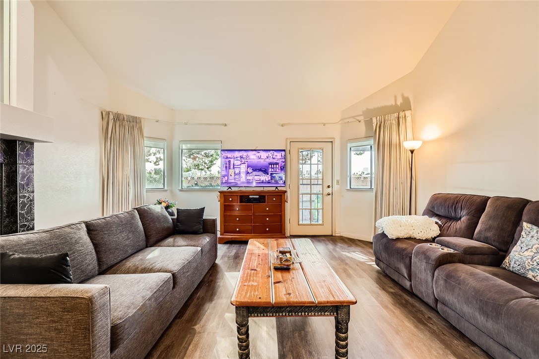 2611 Laguna Shores Lane Property Photo 16
