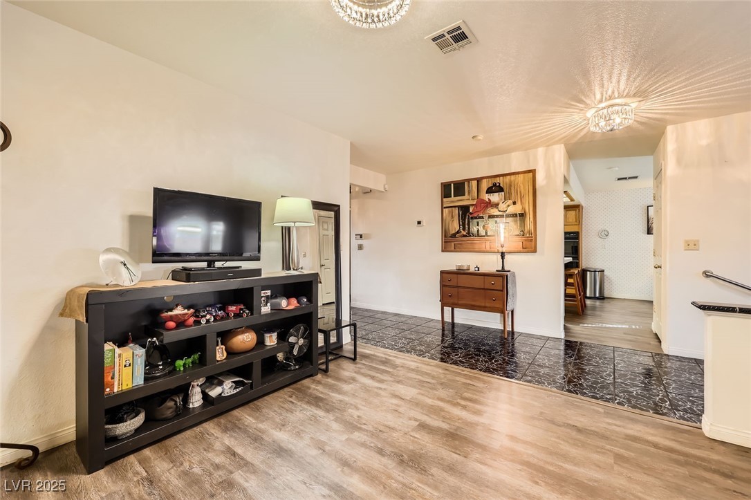 2611 Laguna Shores Lane Property Photo 19
