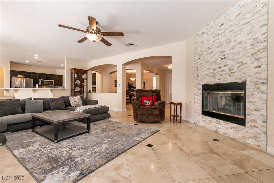 1313 Gallery Oaks Drive Property Photo 11