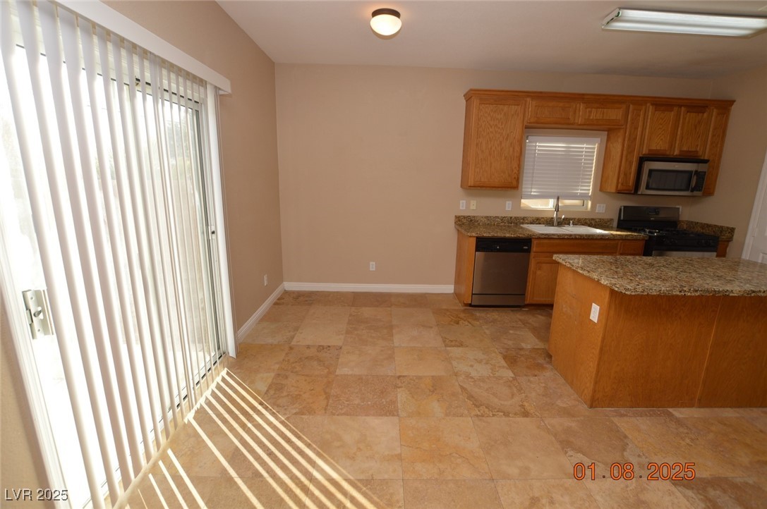 41 Rosa Rosales Court Property Photo 11