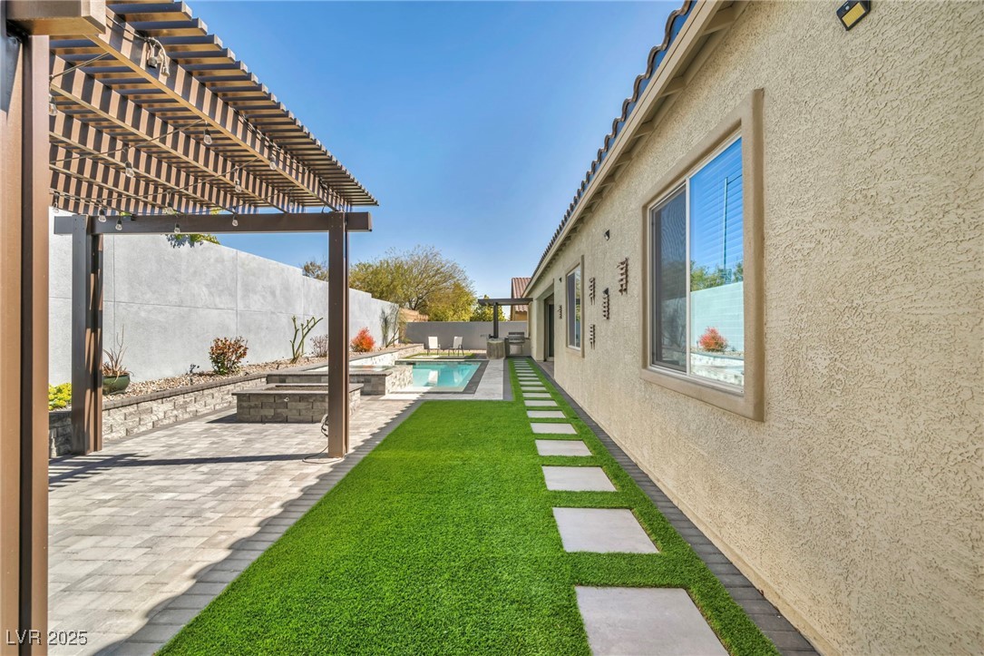 10062 Mountain Foothills Avenue Property Photo 10