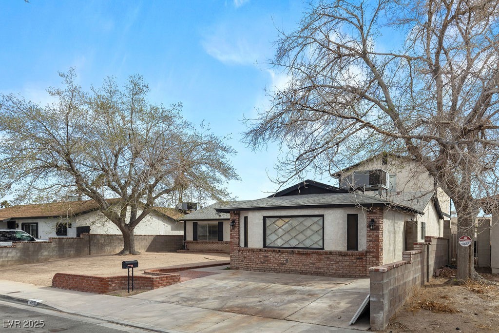 4155 Comb Circle Property Photo 4