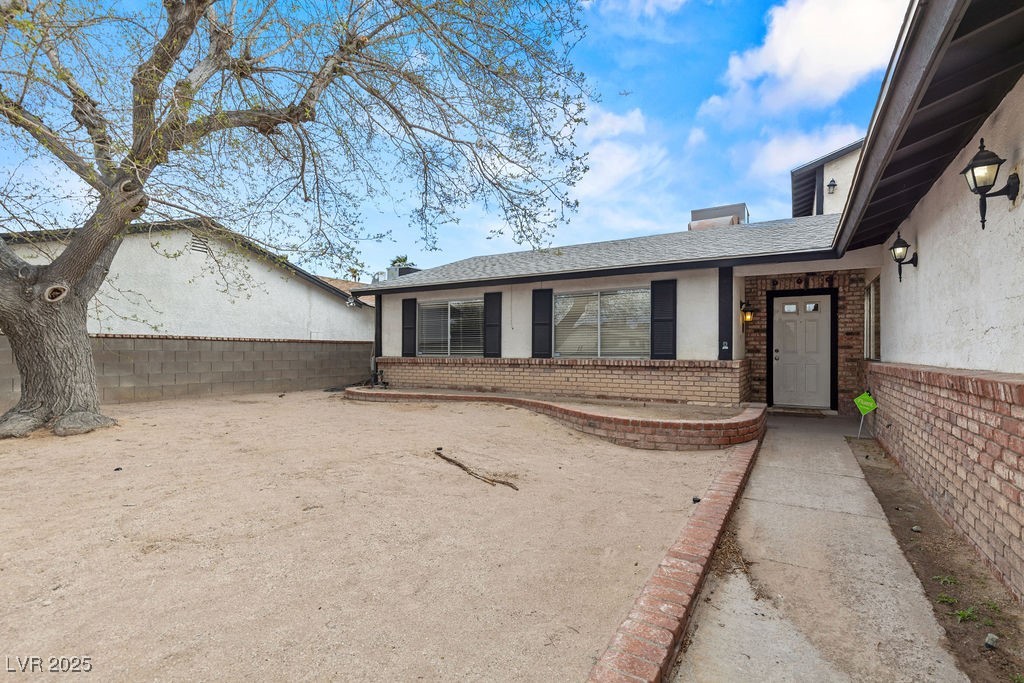 4155 Comb Circle Property Photo 5