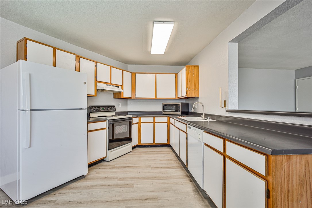 5121 Pioneer Avenue 204 Property Photo 3