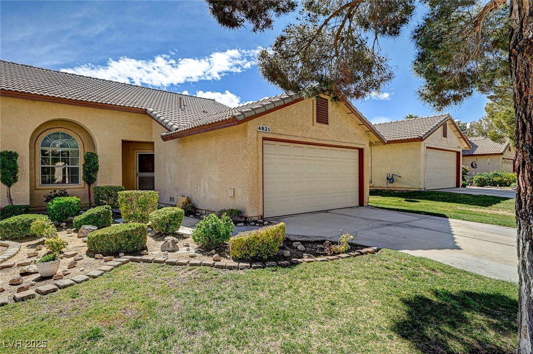 4821 Cedar Lawn Way Property Photo 4