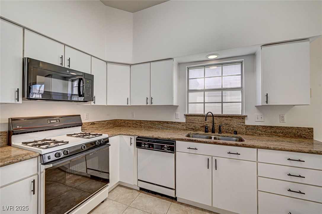 4821 Cedar Lawn Way Property Photo 19