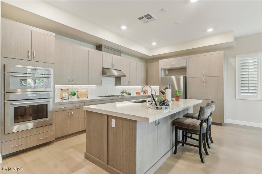 9144 Las Manaitas Avenue 201 Property Photo 16