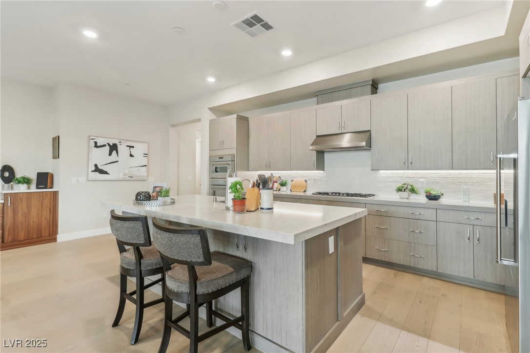 9144 Las Manaitas Avenue 201 Property Photo 17