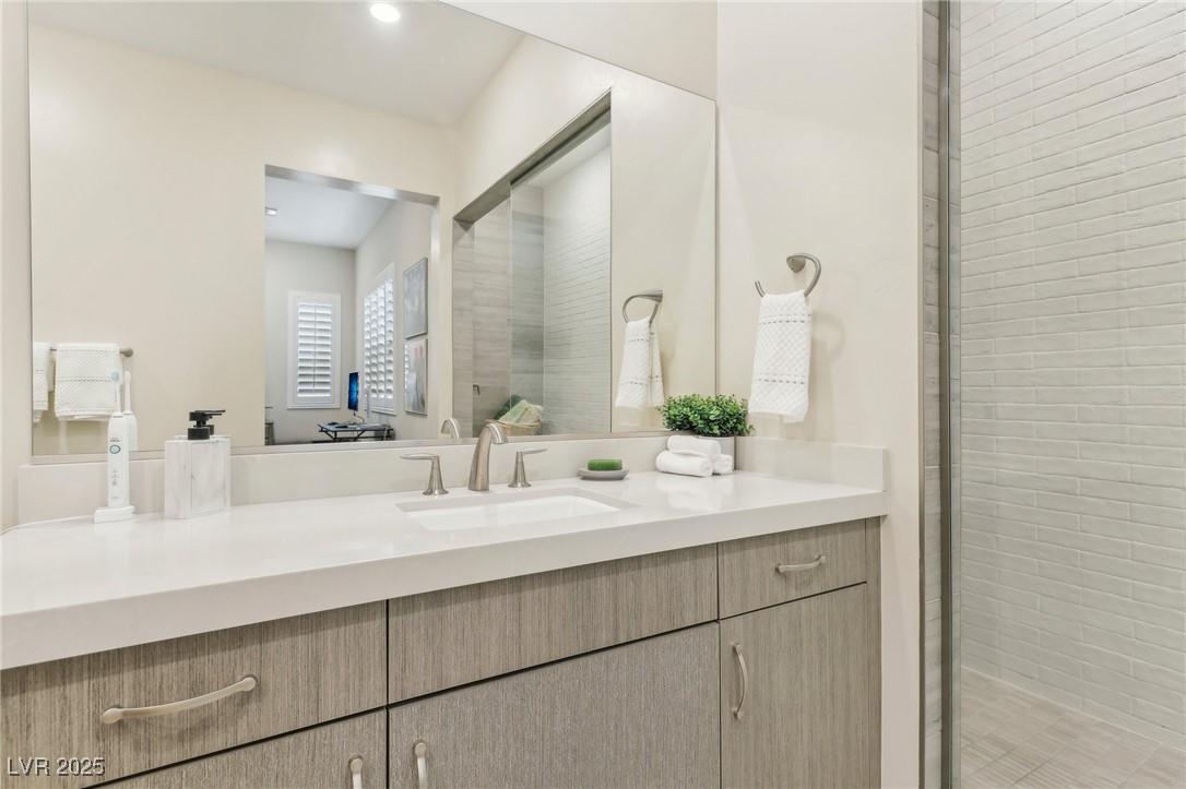 9144 Las Manaitas Avenue 201 Property Photo 36
