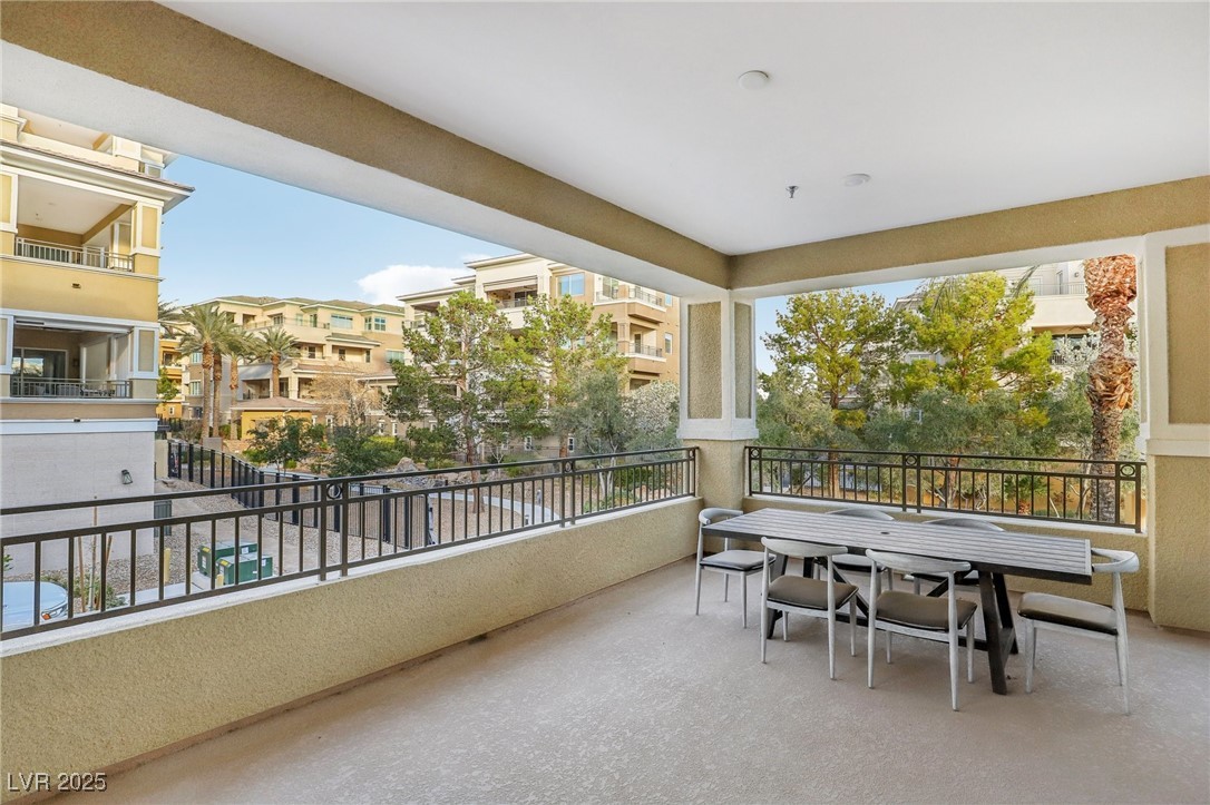 9144 Las Manaitas Avenue 201 Property Photo 45