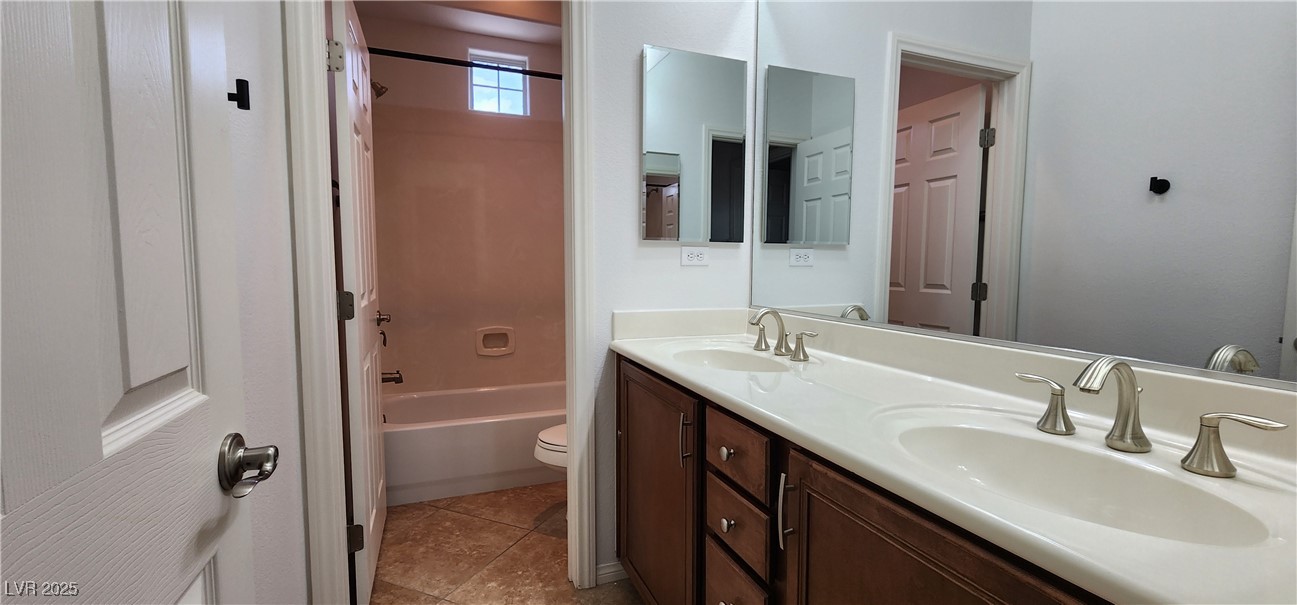 10220 Radcliffe Peak Avenue Property Photo 28