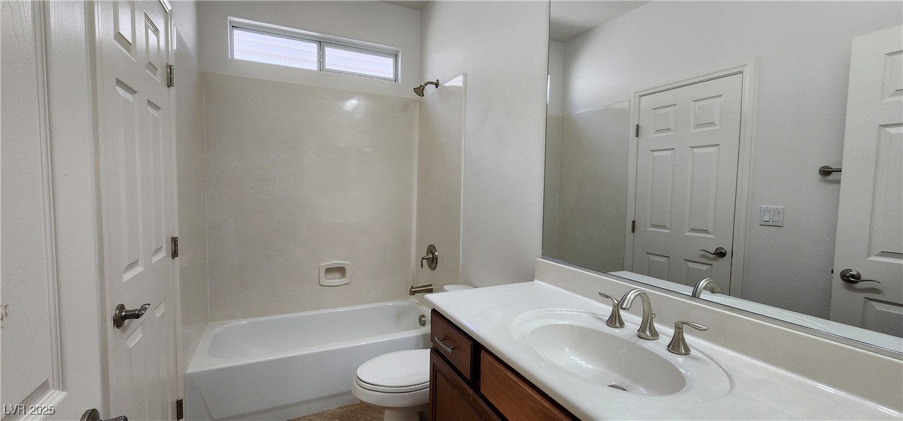 10220 Radcliffe Peak Avenue Property Photo 33
