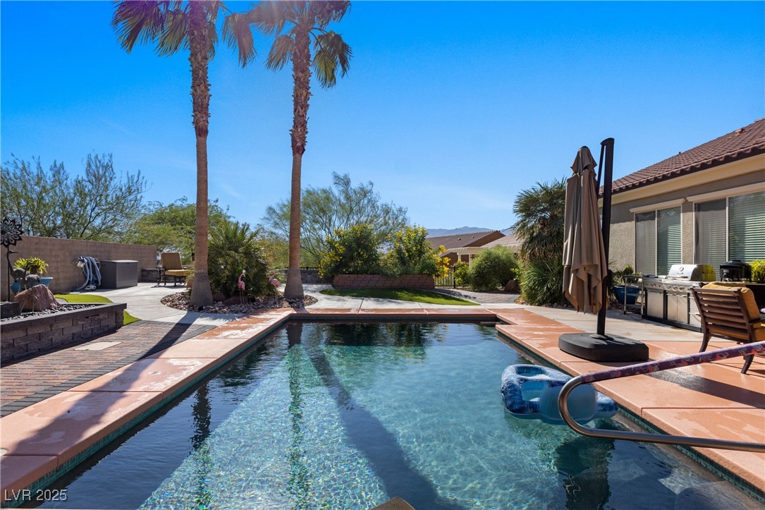 950 Overland Trail Property Photo