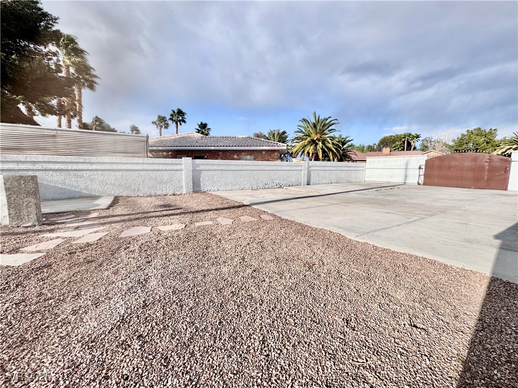 60 East Levi Avenue Property Photo 32