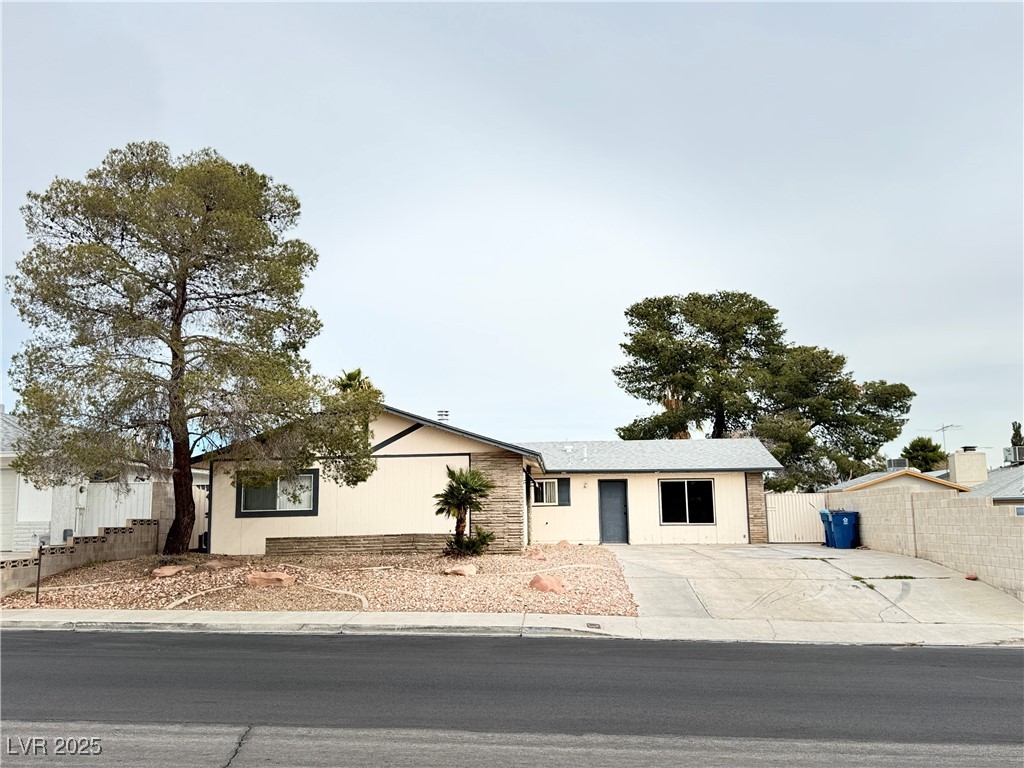 7600 Ducharme Avenue Property Photo