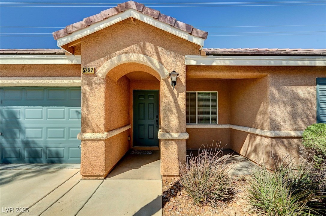 Cactus Hills Square Real Estate Listings Main Image