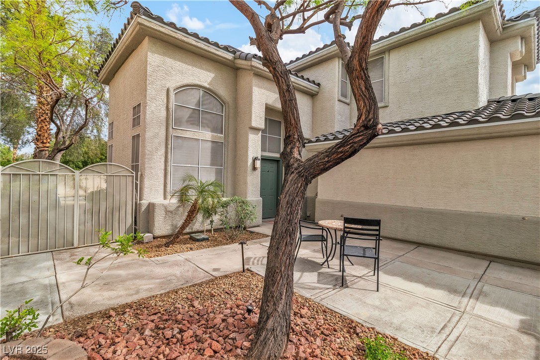 6 Desert Dawn Lane Property Photo 4
