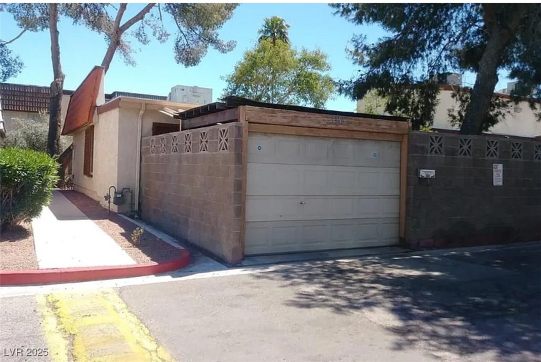 3946 Voxna Street Property Photo
