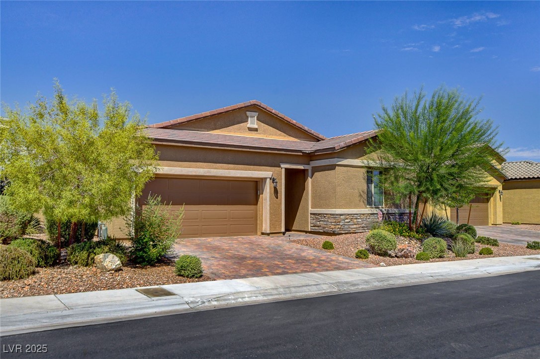 5518 Taylor Rose Avenue Property Photo 2