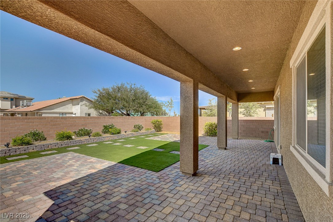 5518 Taylor Rose Avenue Property Photo 36