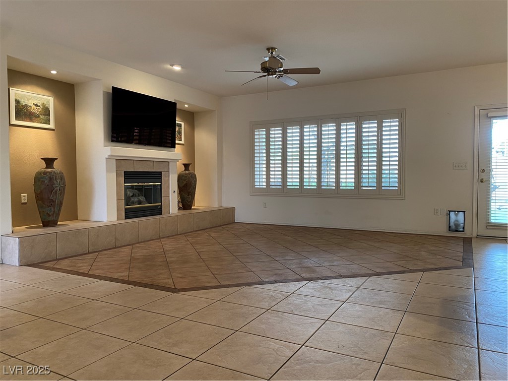 1654 Danbury Crossing Drive Property Photo 4