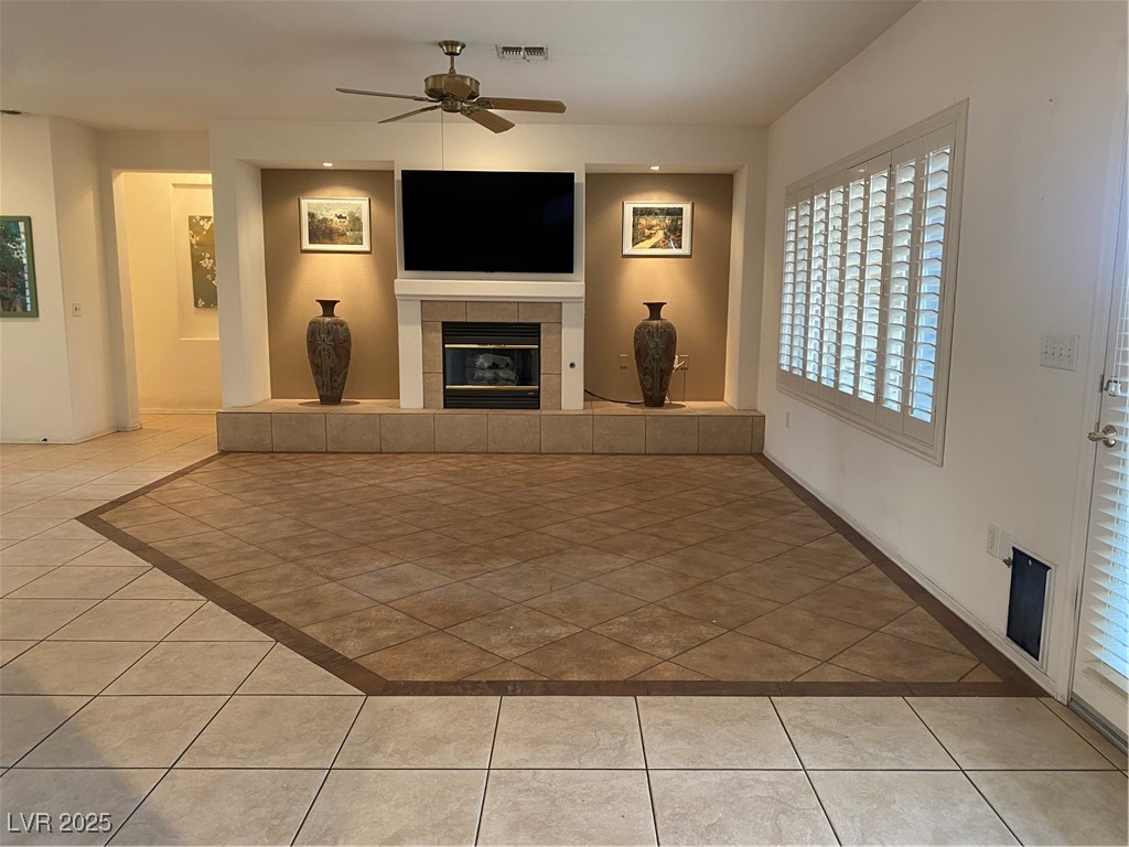 1654 Danbury Crossing Drive Property Photo 5
