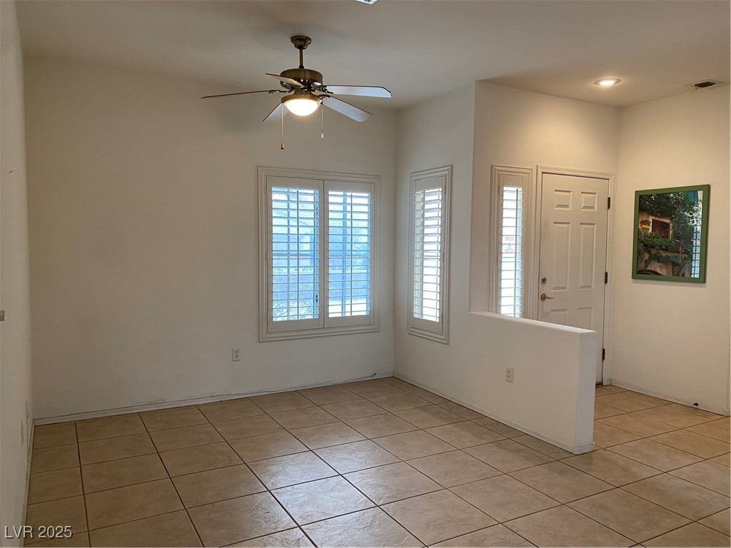 1654 Danbury Crossing Drive Property Photo 8