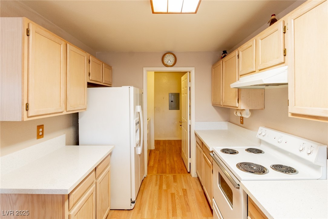 7061 Roscoe Avenue 201 Property Photo 13