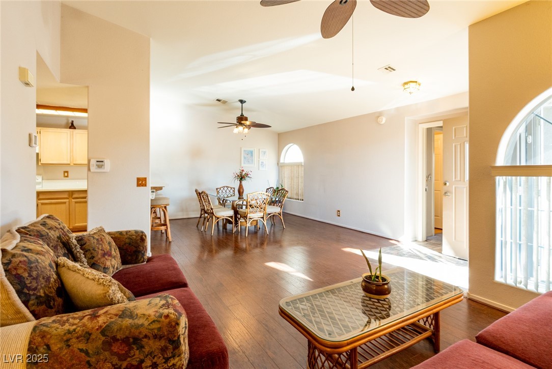 7061 Roscoe Avenue 201 Property Photo 15
