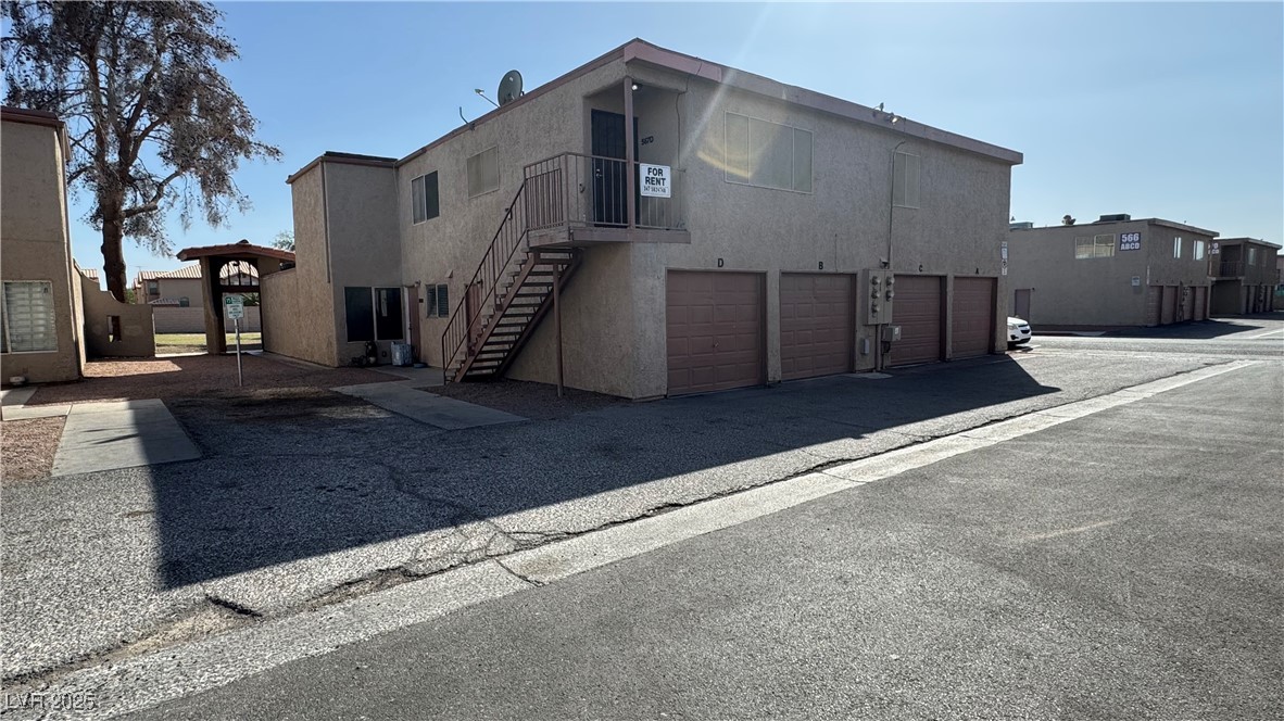 567 Roxella Lane D Property Photo