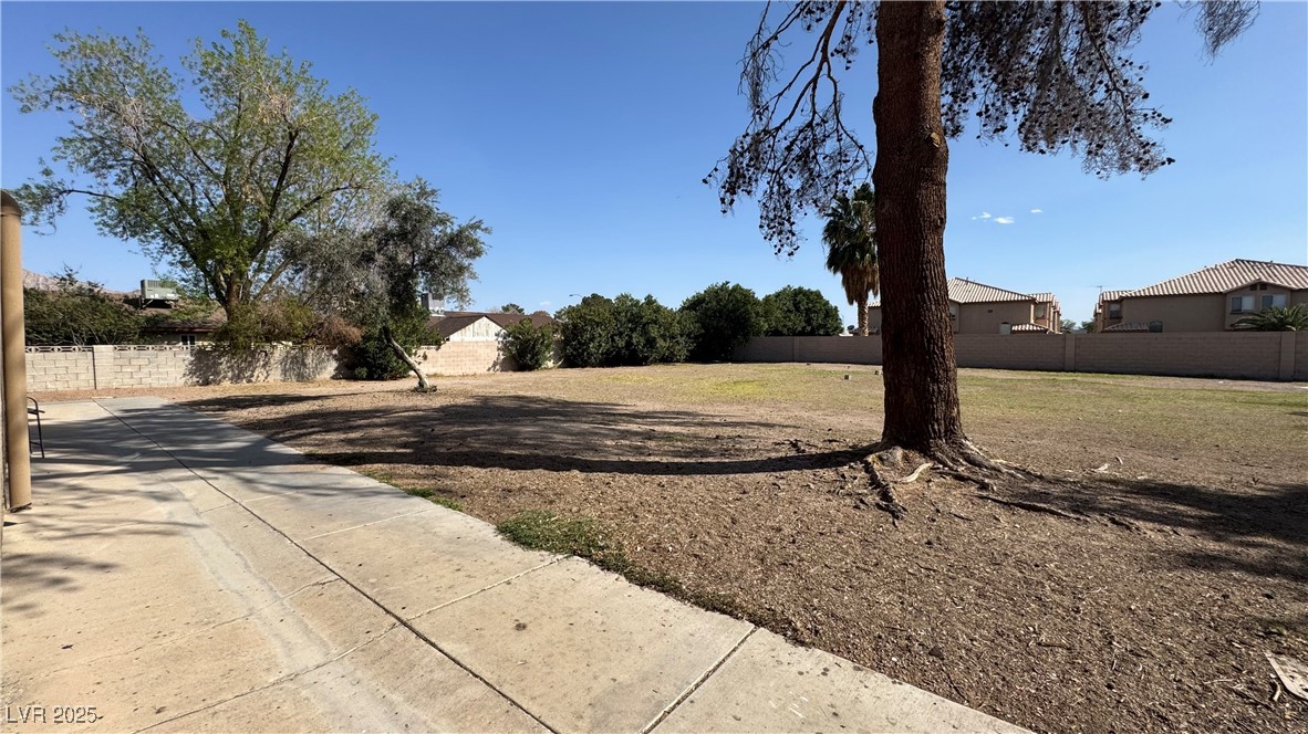 567 Roxella Lane D Property Photo 3