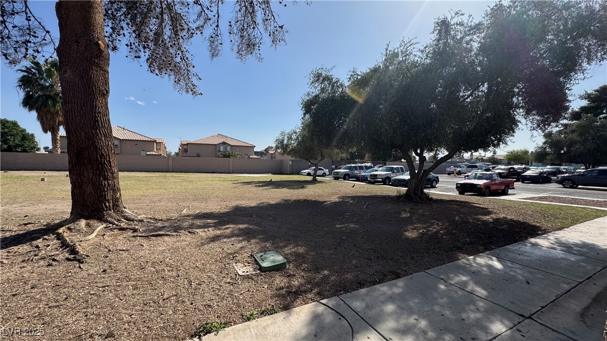567 Roxella Lane D Property Photo 4