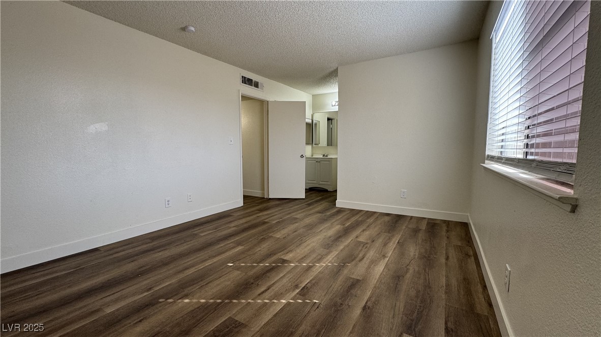 567 Roxella Lane D Property Photo 23