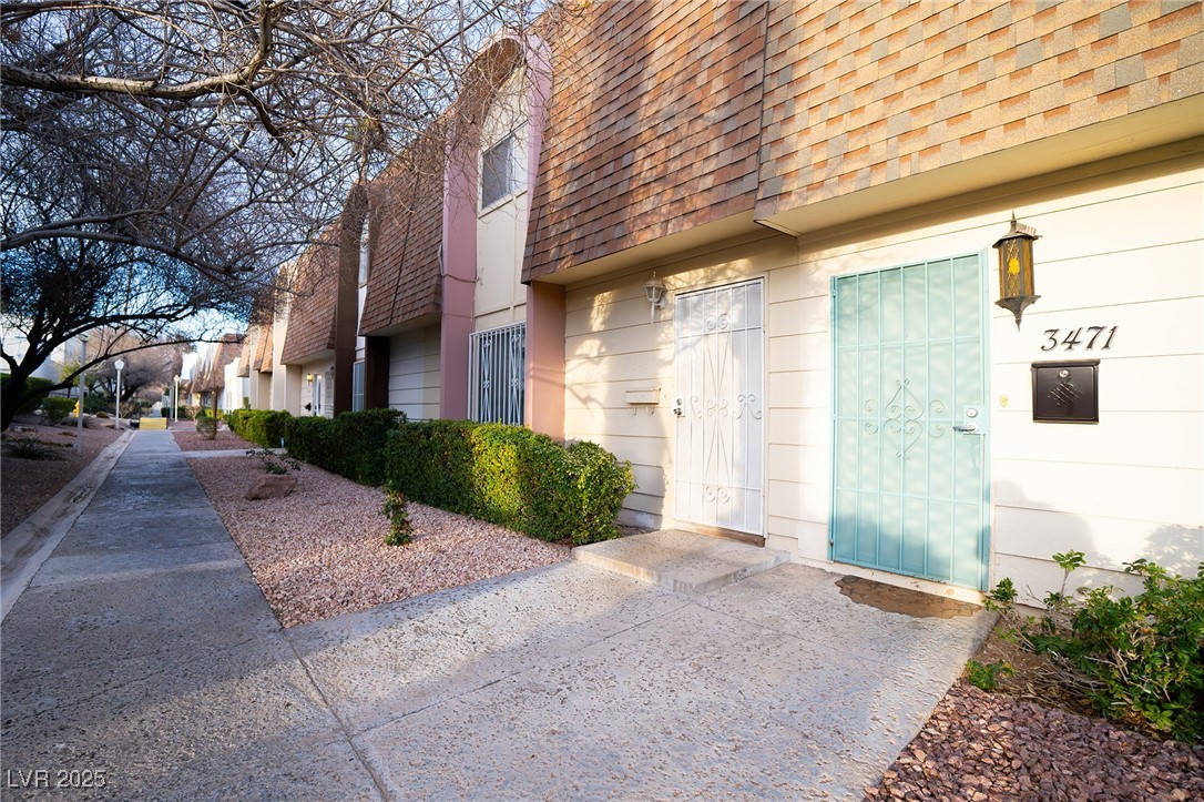 3467 Garden East Drive Property Photo 1