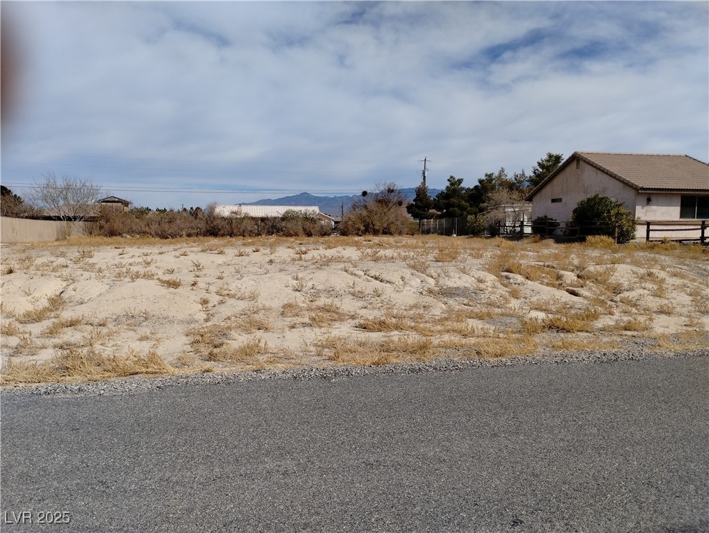 240 Chevron Street Property Photo 3